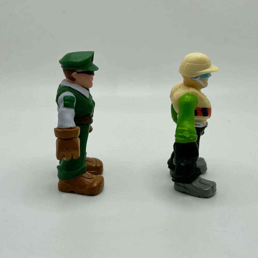Jurassic World Imaginext Park Worker Action Figure Lot of 2 Green Tan Figures